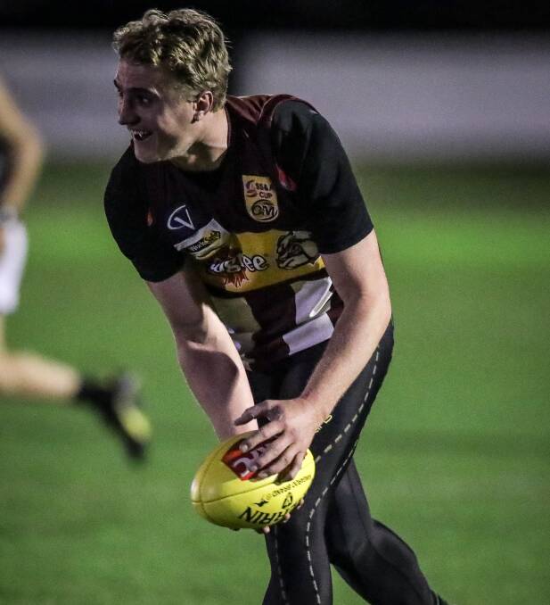 Bulldog Bob Russell will strengthen Tallangatta's line-up as it attempts to climb further up the TDFL ladder. The Hoppers have been active on the recruiting front.