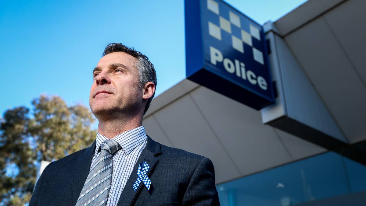 Former Wodonga detective Graeme Simpfendorfer has urged the community to reflect on the devotion and deeds of emergency workers after the Sydney mall tragedy. 