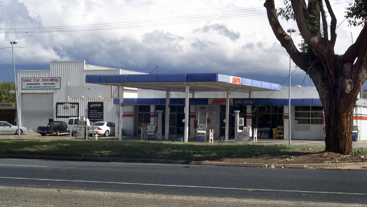 Flashback: The now defunct service station as it appeared in 2005 when it sold Ampol-branded fuel.