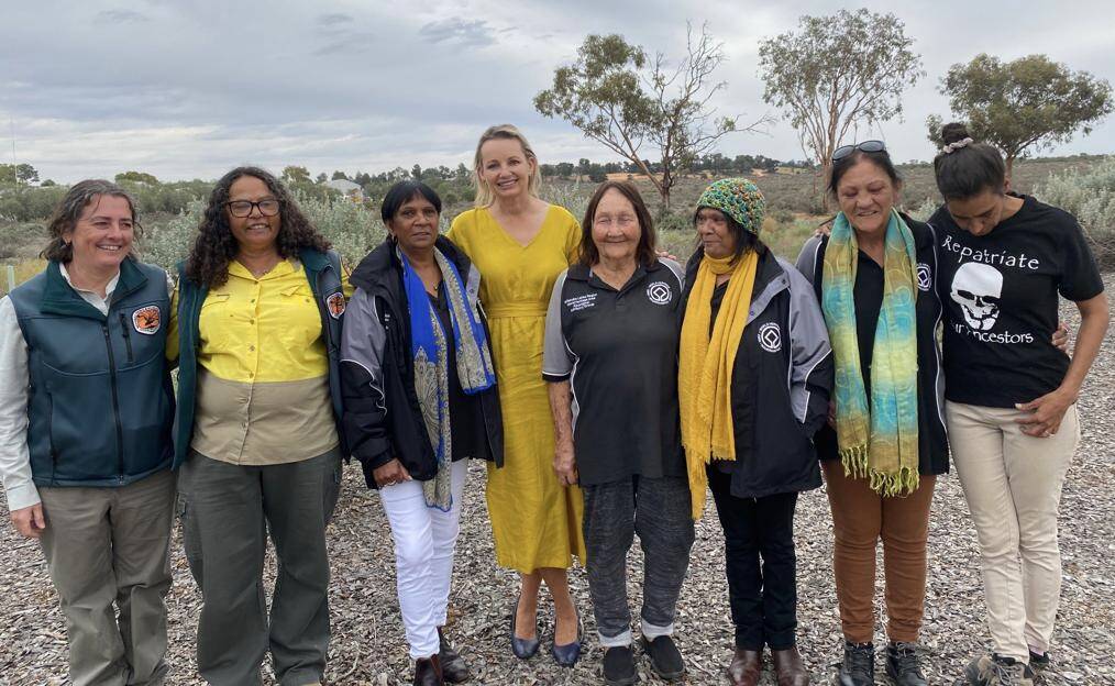 Sussan Ley with National Parks and Indigenous representatives in early 2022 after announcing the remains of Aboriginal people, including Mungo Man and Mungo Lady, would be reburied on country. 