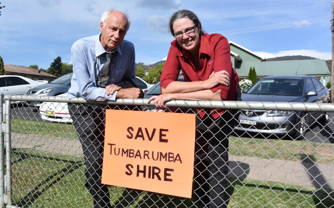 Not sitting on the fence: Tumbarumba mayor Ian Chaffey and general manager Kay Whitehead spoke against their shire merging.