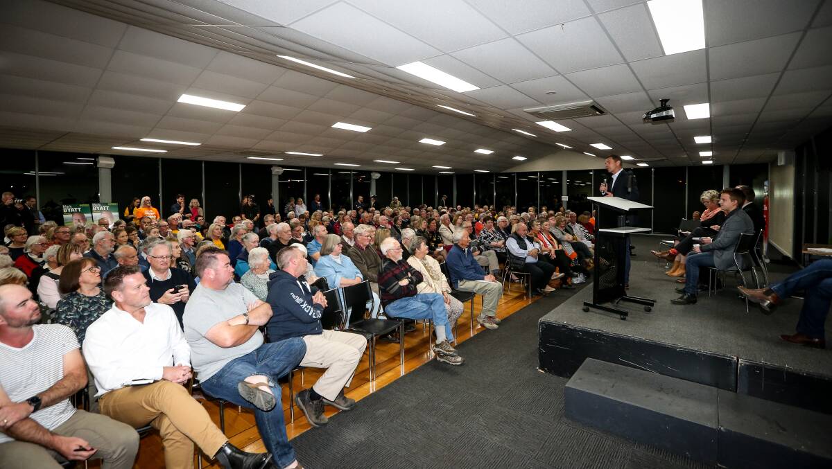 Strong interest: More than 200 people gathered at Benalla to hear candidates for Indi answer a variety of questions about policies and positions. Picture: JAMES WILTSHIRE