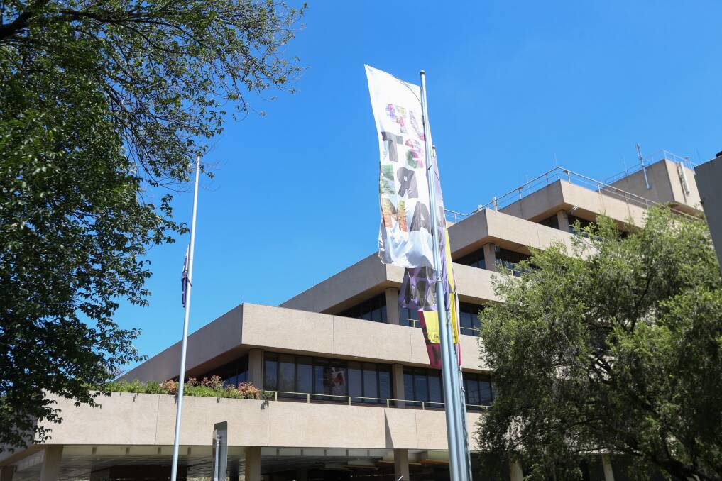 Rejig: Five poles for banners will now carry flags for Australia, NSW, Aborigines, Torres Strait Islanders and Albury under the city's protocol. Picture: TARA TREWHELLA