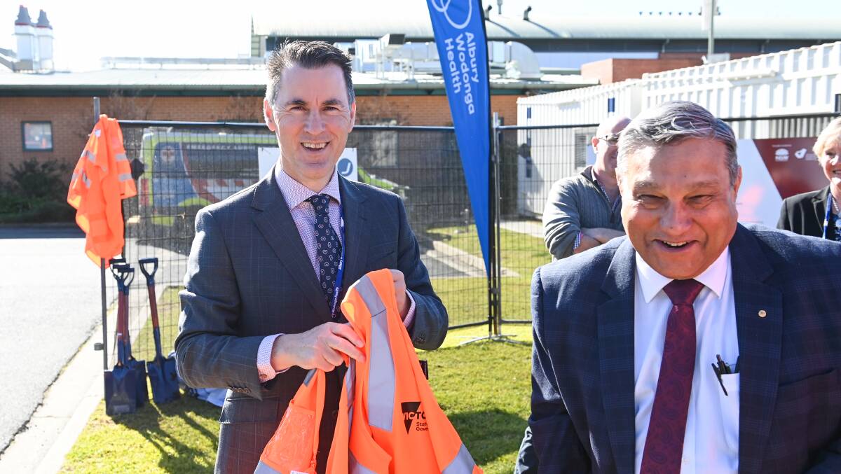 Albury Wodonga Health chief executive Bill Appleby with his then board chair Matt Burke at the sod turning for the new emergency department.