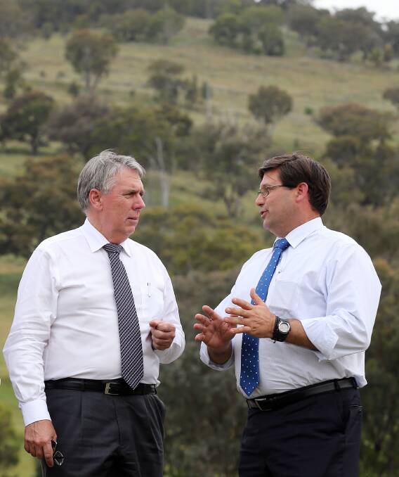 Different parts of the border: Peter Walsh and Bill Tilley represent Murray River electorates at either end of Victoria and support a commissioner to deal with red tape between the states. Mr Walsh announced on Friday that Mildura would host a commissioner if the Coalition was elected in November.