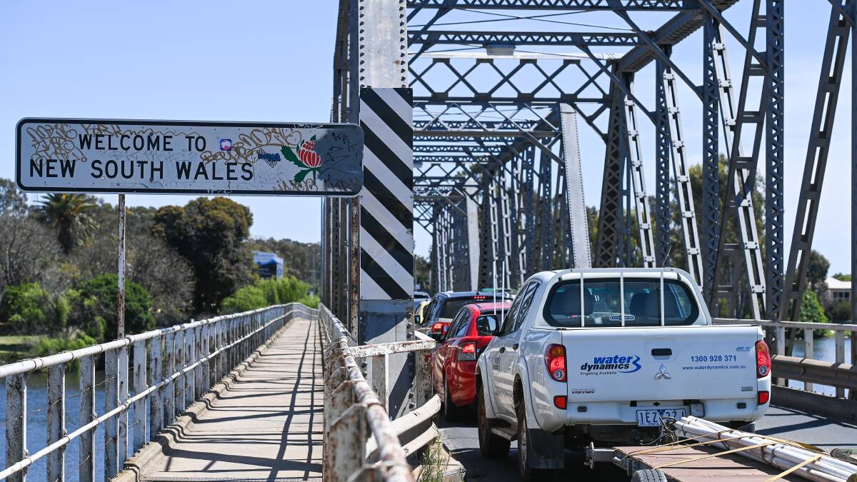 Tale of two crossings of the Murray River