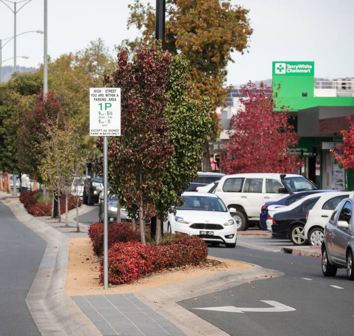 Call for change: One-hour parking in Wodonga's High Street should be mixed with 30 and 15-minute slots, councillor Danny Lowe believes. Picture: JAMES WILTSHIRE