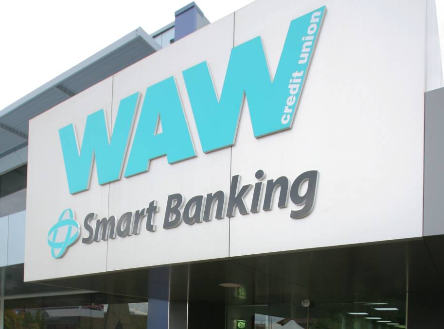 Out: The green WAW logo is disappearing along with the tagline 'Smart Banking".