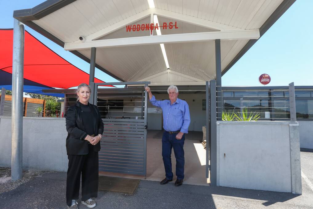 Outdoor option: Kate Chamberlain and Jim Begley may look to have more alfresco dining if they succeed in a grant application to the Victorian government. Picture: TARA TREWHELLA