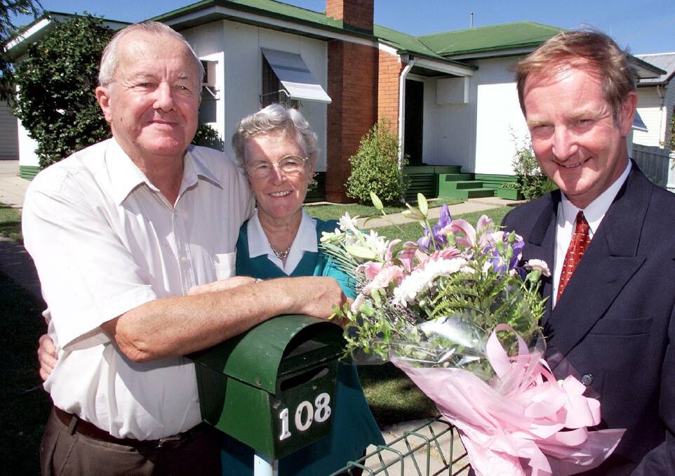 Flashback: Paul and Anne Glass at their Colman Street home in 2000 with then Hume Building Society chairman Ulf Ericson marking 45 years since they became the first people to take out a home loan with the institution now known as the Hume Bank.