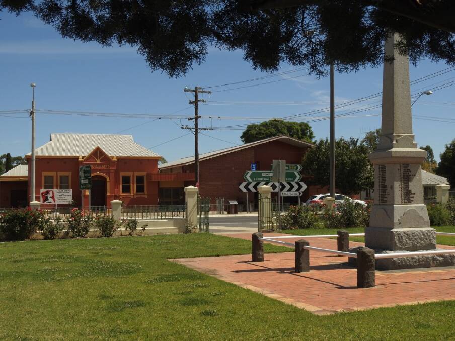 Historic but contentious: The School of Arts building and War Memorial Hall at Finley which look across the Newell Highway to a cenotaph.