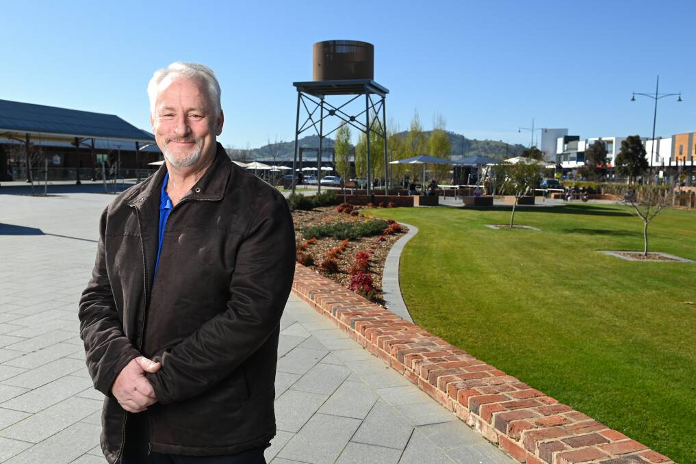 DANNY CHAMBERLAIN is seeking to emulate his late father Rex who was a Wodonga councillor and mayor.
