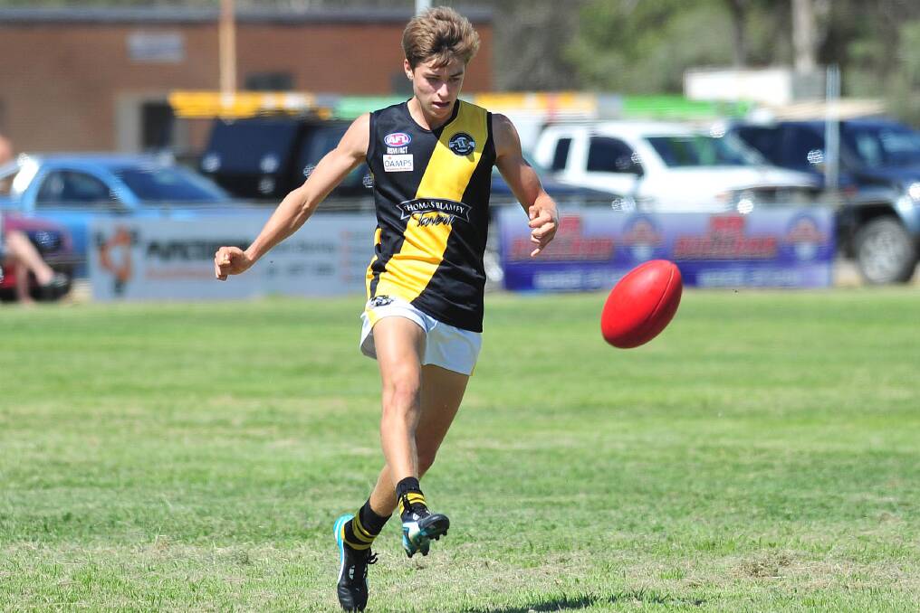KELLY COUNTRY: Wodonga Raiders have signed Wagga Tigers' 
Jackson Kelly. The 20-year-old is the son of Brownlow Medallist Paul. 