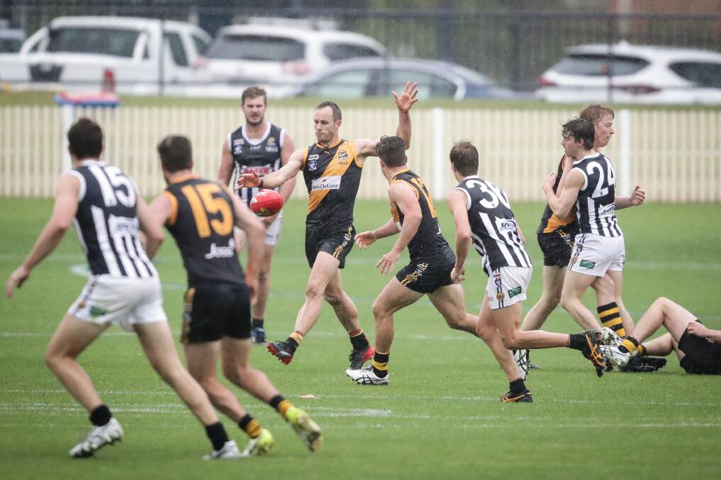 Daniel Cross starred with 37 disposals in the 50-point thumping of Wangaratta.
