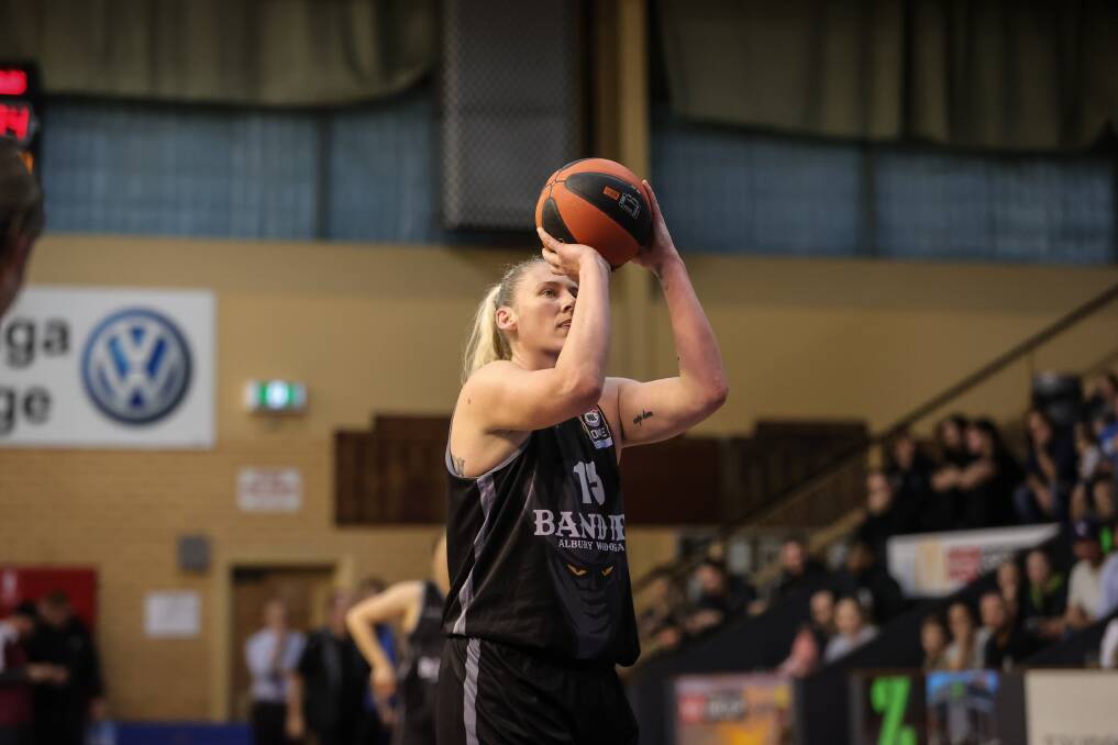 Lauren Jackson was delighted to return to basketball and her home fans, who flocked to the stadium named in her honour. Jackson was the leading figure in the Bandits hosting sellouts.