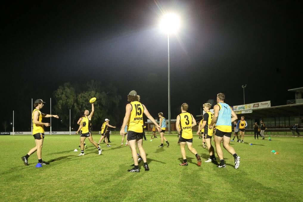 LAST CHANCE: The O and M held its final session on Wednesday night in Wangaratta, ahead of today's game. Picture: JAMES WILTSHIRE