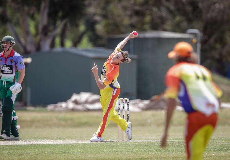 Border Bullet Fraser Ellis claimed 2-24 in an impressive display against ACT Aces, but the visitors weren't able to topple the favourites in a seven-run loss.