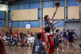 Albury Cougars' Hudson Gray drives to the basket during the second round of the Southern Junior League. Picture by James Wiltshire