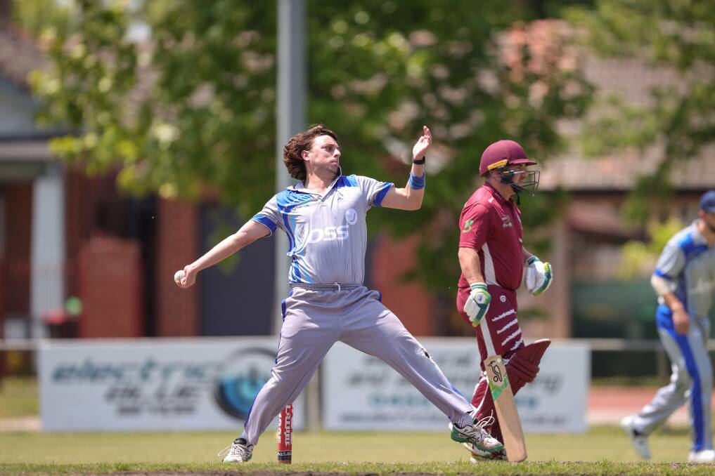 Albury's Ross Dixon has won a second Cricketer of the Year award.
