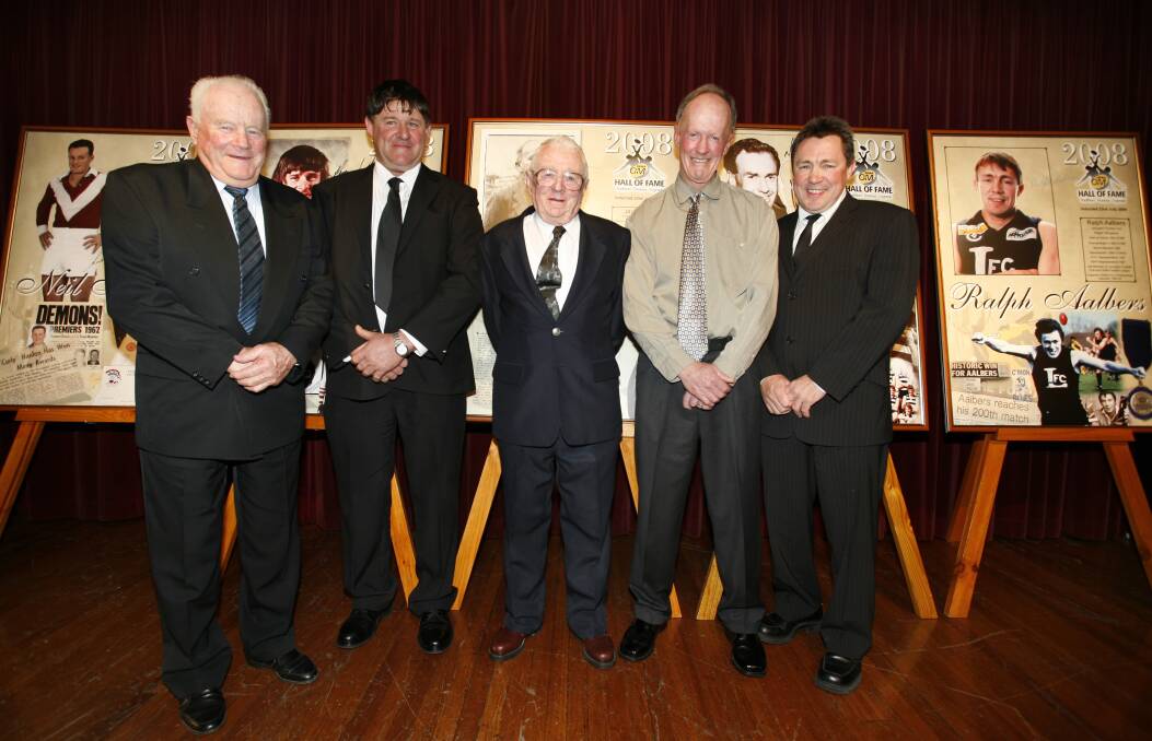 Neil Davis (second from right) was inducted into the Ovens and Murray Hall of Fame in 2008.