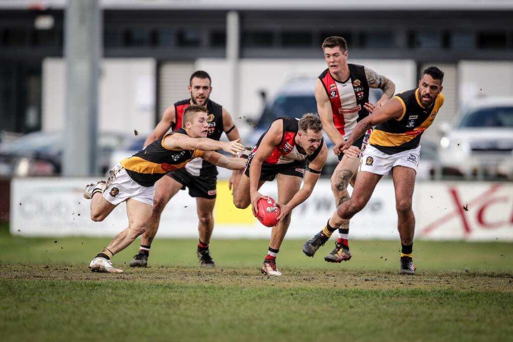 It was one of the few times Myrtleford held the upper hand against Albury last week with co-captain Mitch Dalbosco avoiding the clutches of Jake Gaynor. 