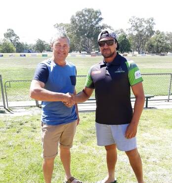 Albury Thunder president Rick O'Connell welcomes recruit Shan Bradbrook. Picture: SUPPLIED