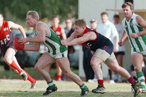 Hedley in action for Walla in 1998.