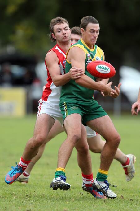 Doswell in action for Holbrook in 2014.