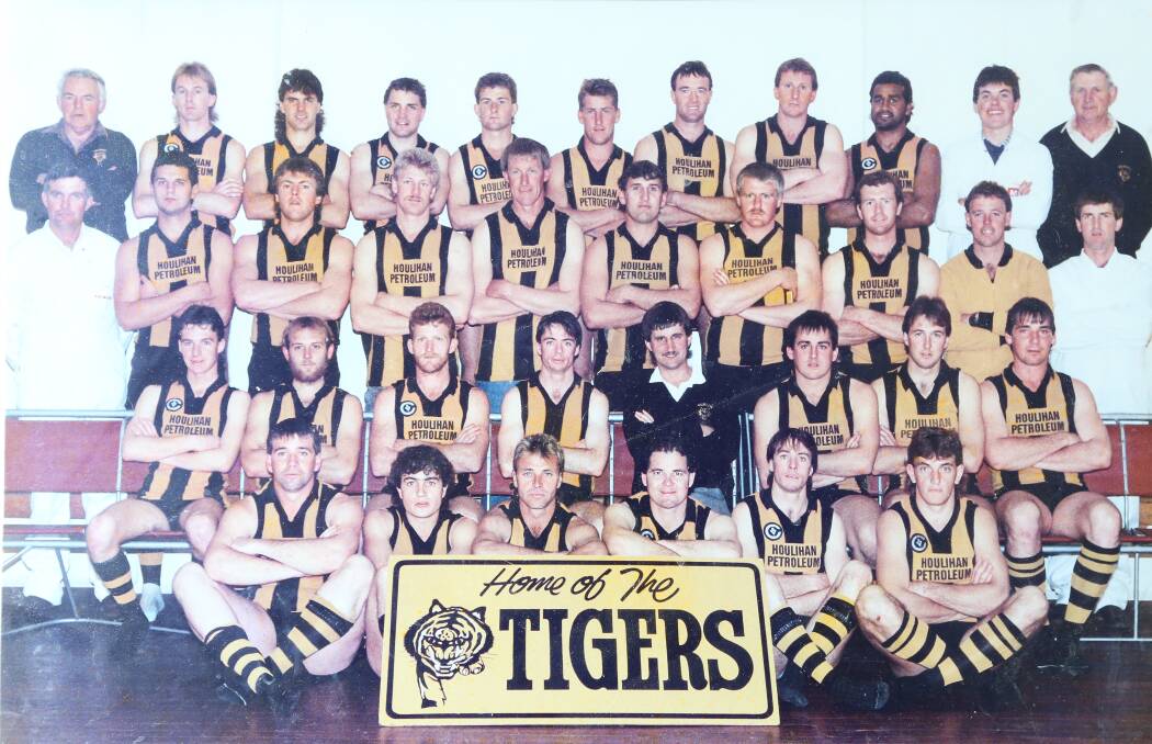 Walbundrie's 1989 premiership side.