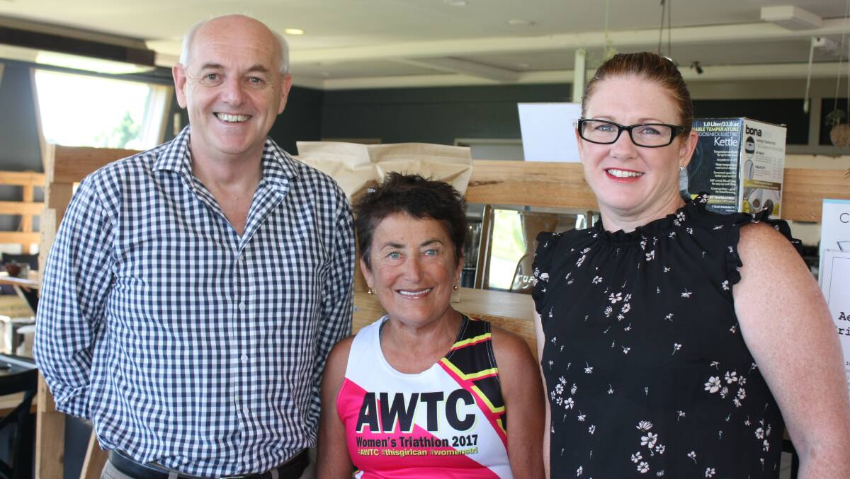 Upper Murray Family Care CEO Luke Rumbold with Nadia Mellor and Jo Homer from Albury-Wodonga Triathlon Club, were delighted with the hugely-successful women's triathlon which raised $4500 for the Trust in Kids fund.