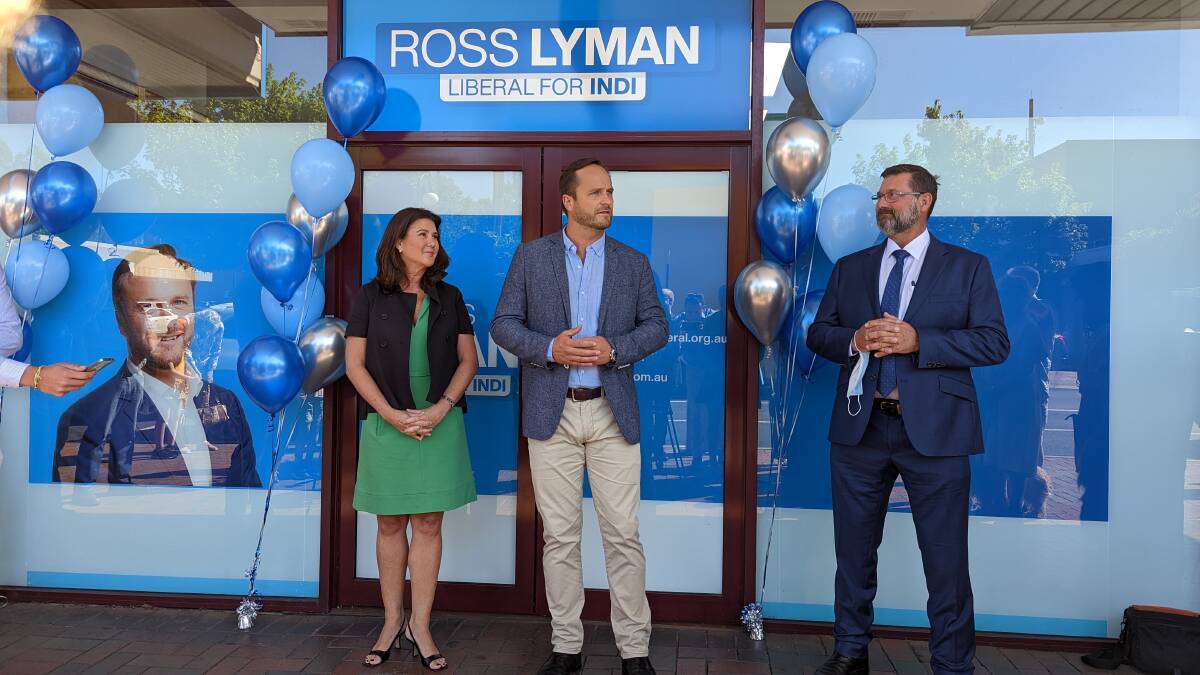 OFF AND RUNNING: Liberal Indi candidate Ross Lyman with Senator Jane Hume and Benambra MP Bill Tilley at the official launch of his campaign in Wangaratta on Friday.