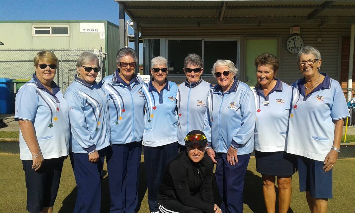 Australian bowler Karen Murphy with members of the Commercial Albury Women's Bowling Club during clinics at North Albury this week. The ladies will look to take the feedback into this weekend's Commercial Club Classic.