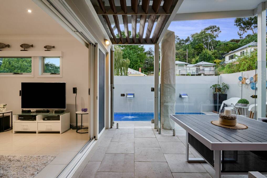 NO SALE: This townhouse on Alma Street was passed in at auction on Saturday as negotiations continue with Stean Nicholls. Picture: STEAN NICHOLLS REAL ESTATE