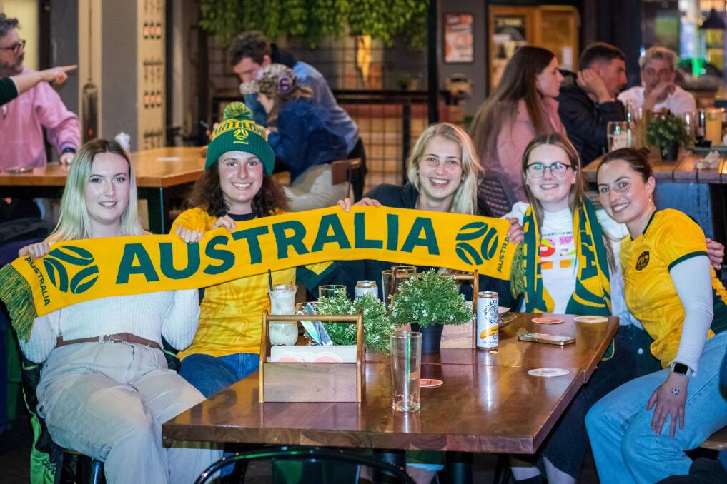 Boomers FC teammates Laura Dodd, Mariah Tischler, Bree Kusic, Emma Klingsporn and Kara Gratton showing their support for the Matildas in the FIFA Women's World Cup quarter-finals at Beer Deluxe in Albury on Saturday, August 12. Picture by Layton Holley