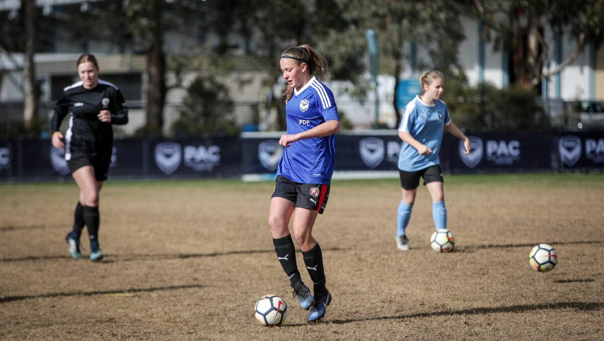 ONE TO WATCH: Murray United's Lisa Cary was among a number of talented female juniors from the region working with Melbourne Victory W-League coach Jeff Hopkins in Wodonga on Tuesday. Picture: JAMES WILTSHIRE