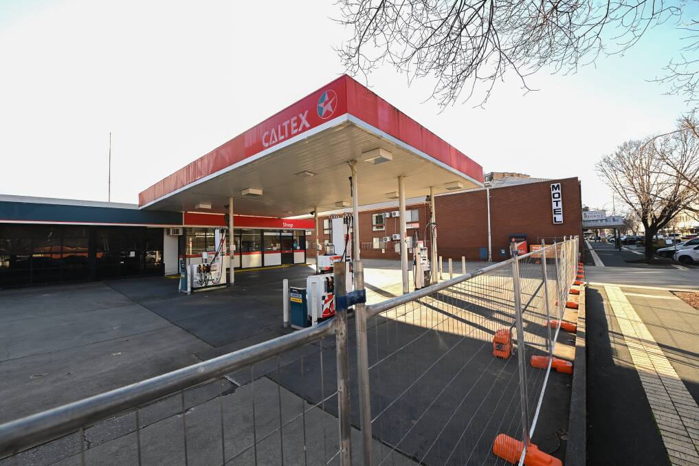 FINISHED UP: The Caltex service station on Dean Street near Albury's Botanic Gardens has been closed permanently and will soon be demolished. Picture: MARK JESSER