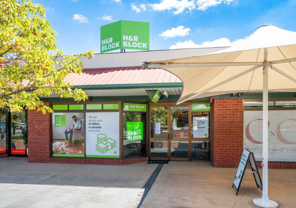 This Wodonga office on Stanley Street sold for $563,000 at auction on Friday, March 8. Picture supplied