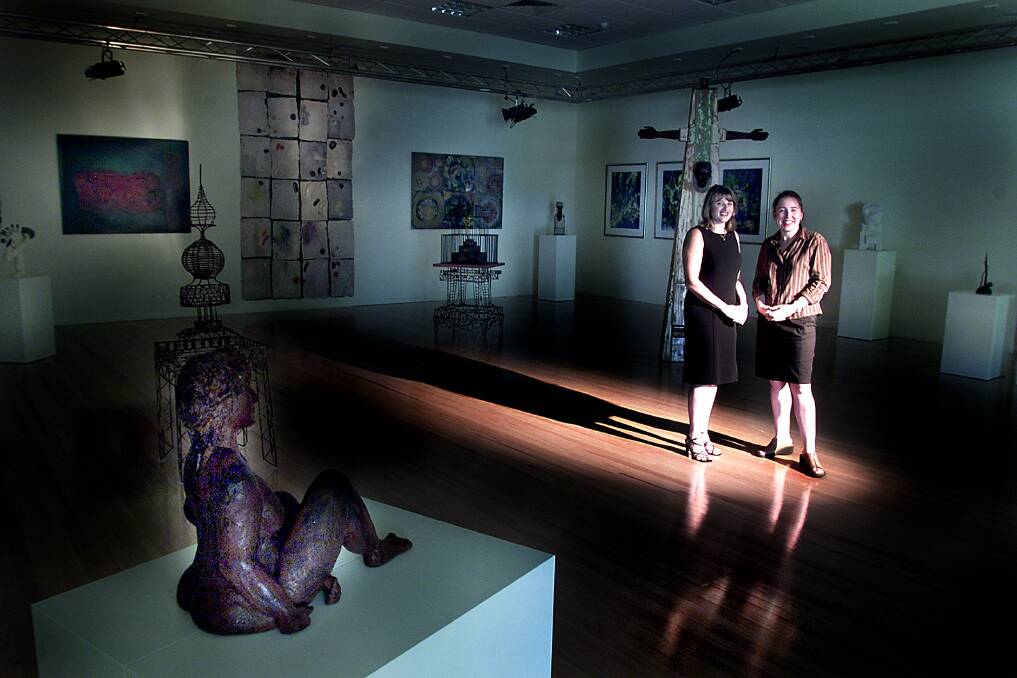 Lisa Mahood, then-mayor of Wodonga and Simone Hogg, Wodonga City Council Community Arts Development Officer, pictured for the opening in 2003