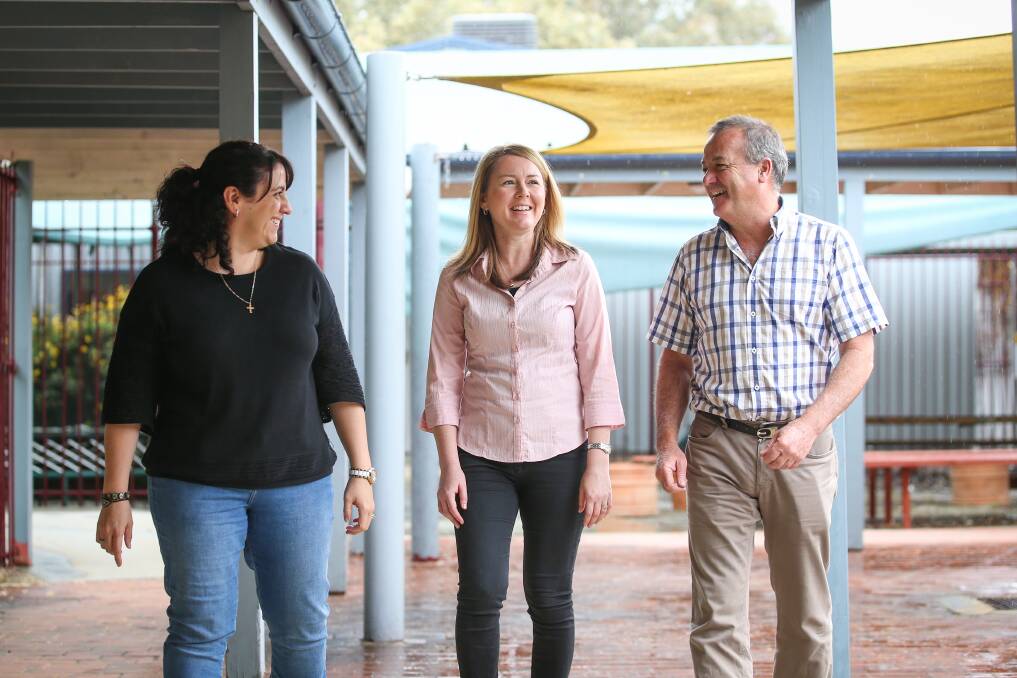 Andrea Georgiou, Invisible Hurdles lawyer, HRCLS principal lawyer Sarah Rogers and Wodonga Flexible Learning Centre campus principal Huw Derwentsmith in 2018.