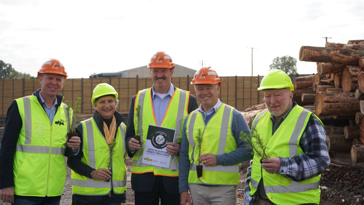 AFPA CEO Ross Hampton, Softwoods Working Group's Diana Gibbs, Eden Monaro MP Mike Kelly, Shadow Minister for Agriculture, Fisheries and Forestry Joel Fitzgibbon, and SWG chairman Peter Crowe, at AKD Softwoods sawmill at Tumut.