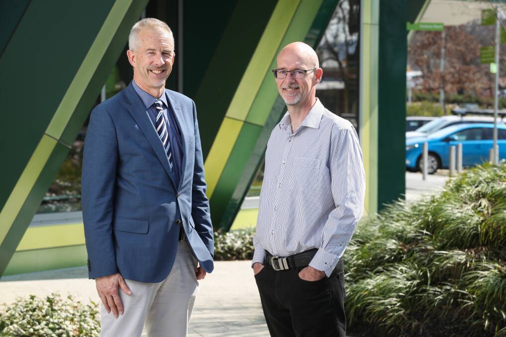 TALKING HEALTH: Oncologist Craig MacLeod and Psychologist Richard Brown are guest speakers at a Men's Health event at the Benambra Masonic Lodge, from 7pm on Wednesday. Raffle proceeds go to headpsace. Picture: MARK JESSER