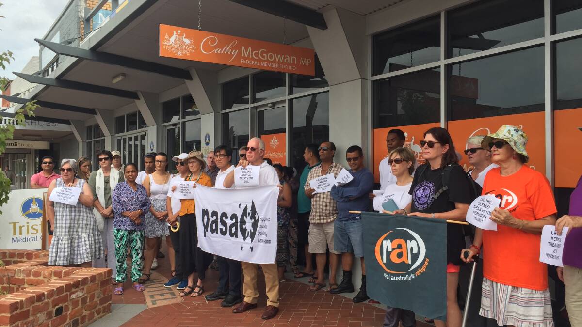 ‘Cathy, have compassion’ Protesters urge Indi MP to break silence on refugee medical bill