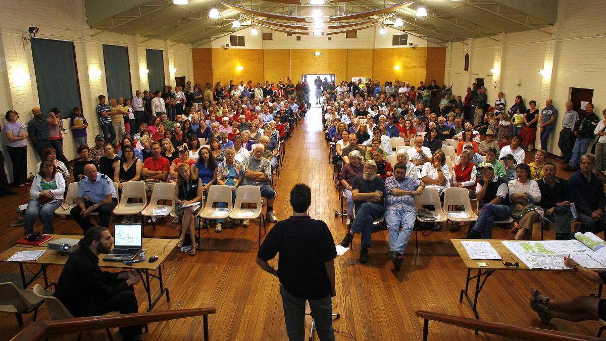 A meeting at Beechworth following the fires
