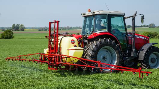 Options: The NAVIGATOR family of trailed sprayers ranges in size from 3000, 4000, 5000 or 6000 litre main tank options and boom choices from 18 to 36.5 metres.