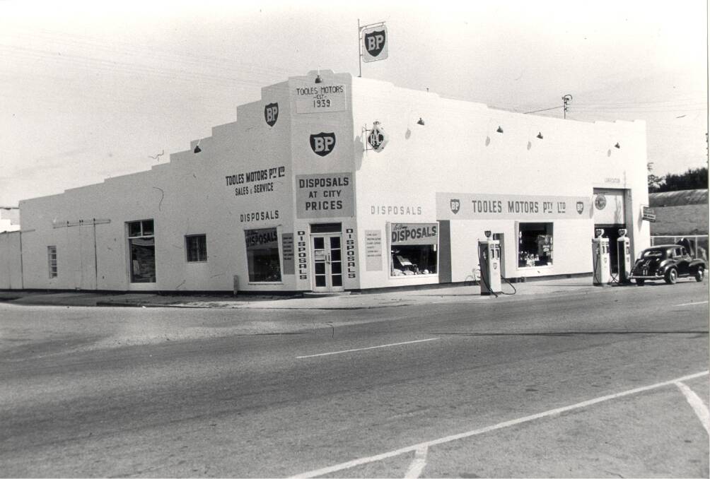 HISTORY: In May 1966, the Wodonga and District Express reported that Tooles Motors was on notice to remove kerbside petrol pumps to make way for additional parking bays in High Street. Picture: SUPPLIED