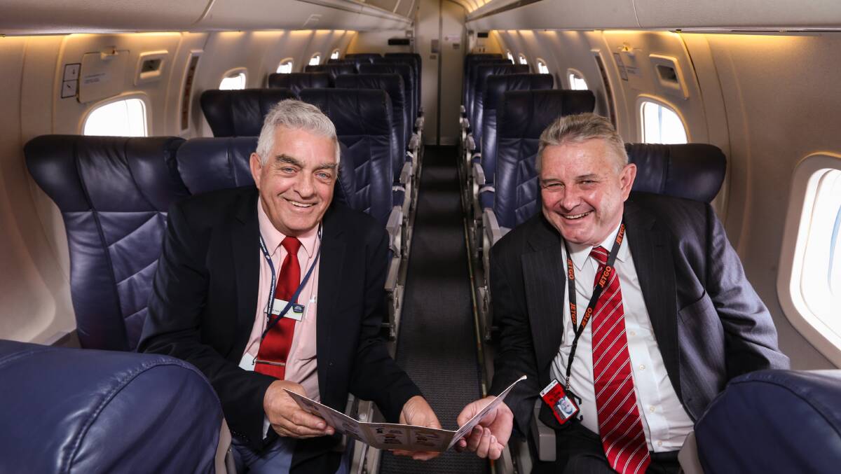  Mayor Henk van de Ven and Paul Bredereck, Managing Director Airlines.