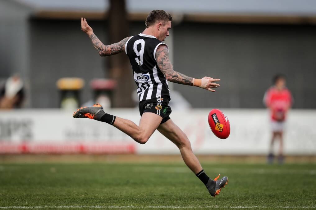 Mitch Jensen in action for Wangaratta Magpies in 2018.