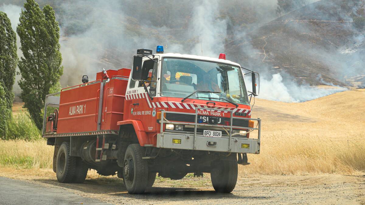 'Absolutely mayhem' in Green Valley fire in communications black spot