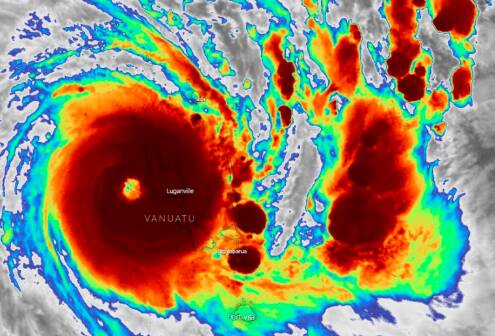 Cyclone fears blow past for stranded travellers