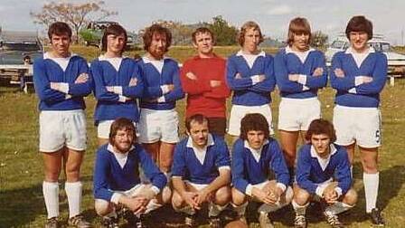 The 1974 Albury City premiership team with Ray Thomas pictured in the back row in the goal-keeper's red shirt.